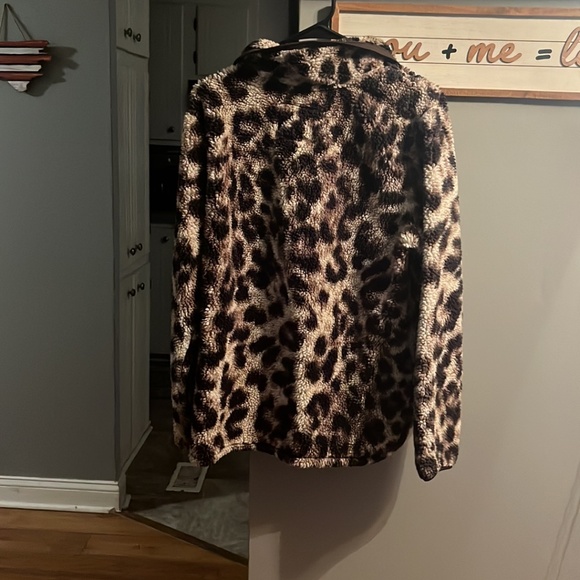 Leopard print Pull over - Picture 2 of 3